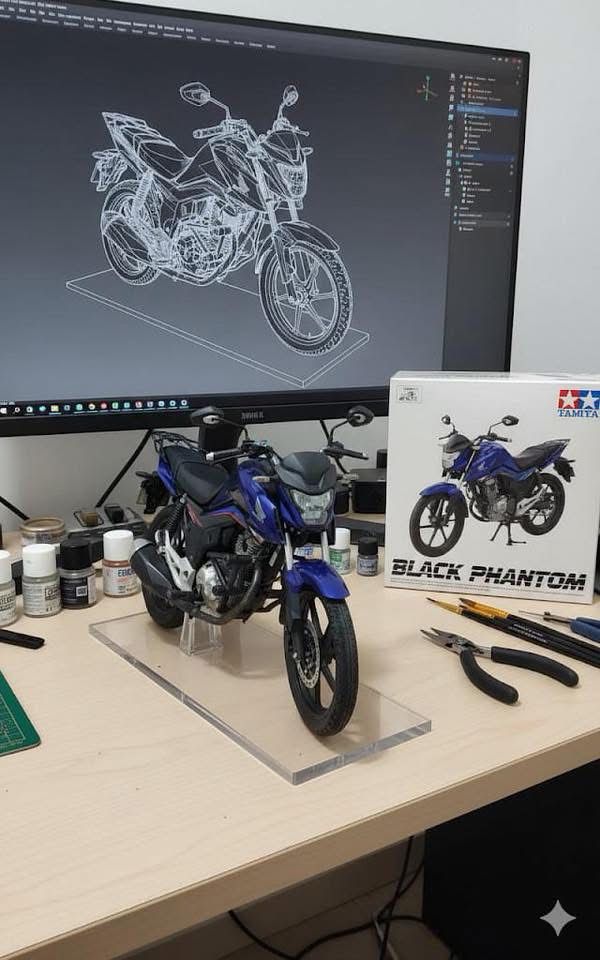 Honda Black Phantom com wireframe 3D e modelo físico